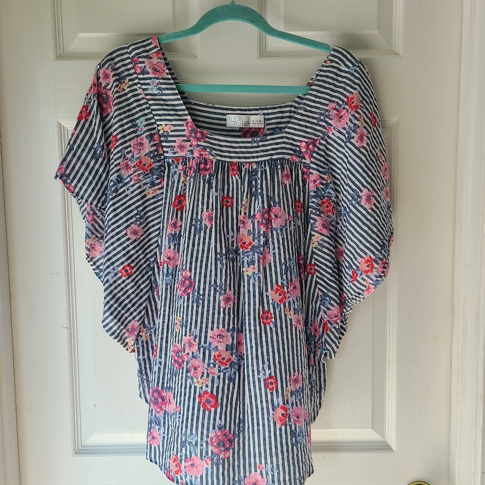 Time and Tru flutter sleeve blouse XL